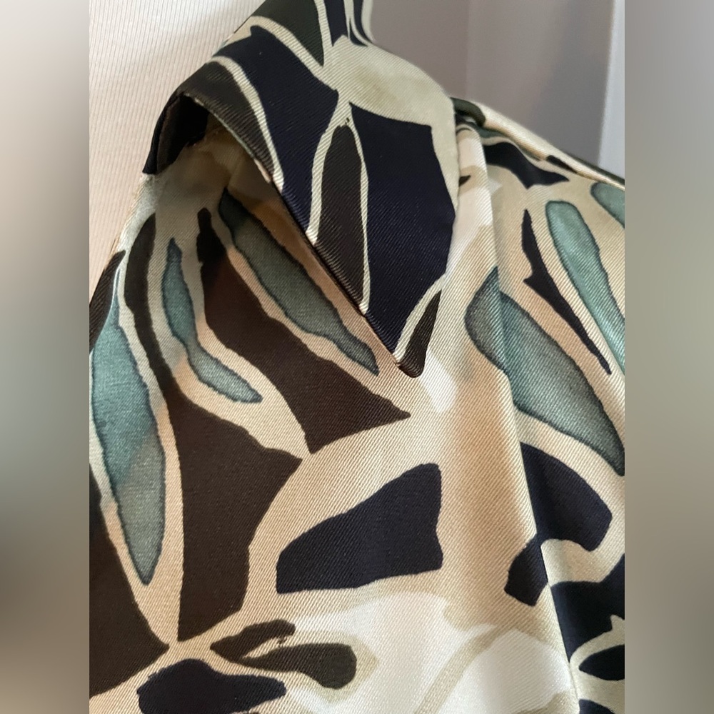 ZARA TROPICAL PRINT BLOUSE SIZE MED. - Picture 5 of 7